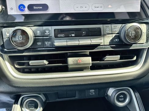 Used 2024 Toyota Grand Highlander XLE FWD image 27