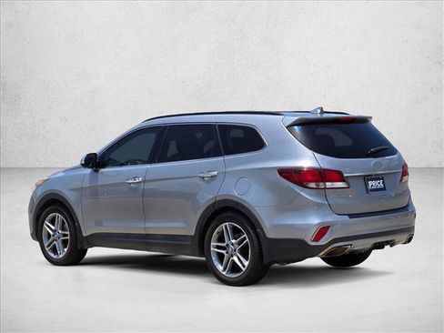 Used 2017 Hyundai Santa Fe FWD image 7