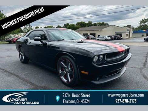 Used 2012 Dodge Challenger SXT RWD image 1