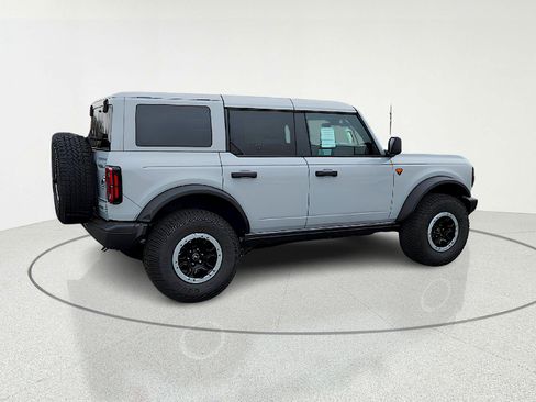 New 2026 Ford Bronco Badlands image 9