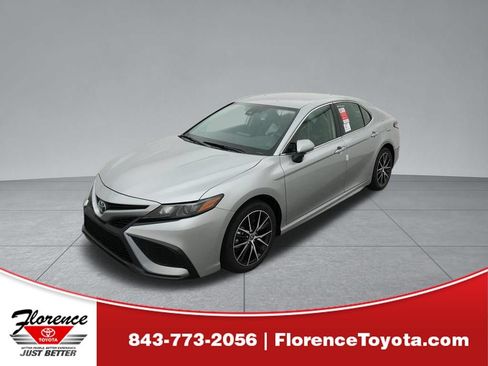 Used 2023 Toyota Camry SE FWD image 1
