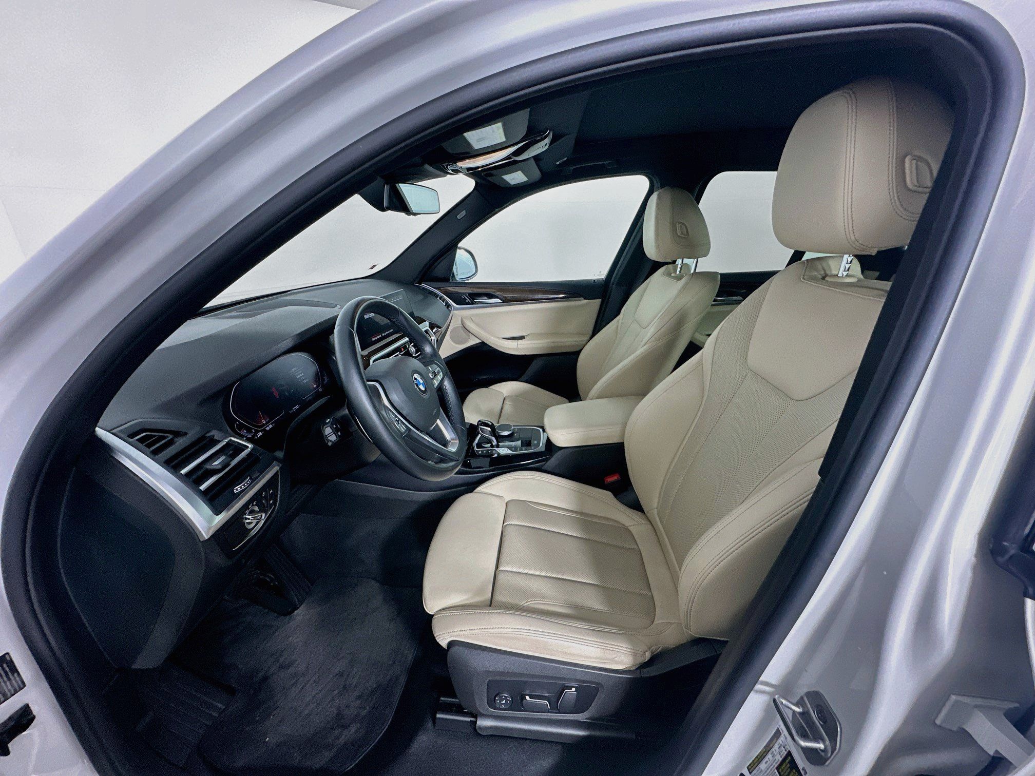 Used 2024 BMW X3 sDrive30i w/ Convenience Package RWD image 13