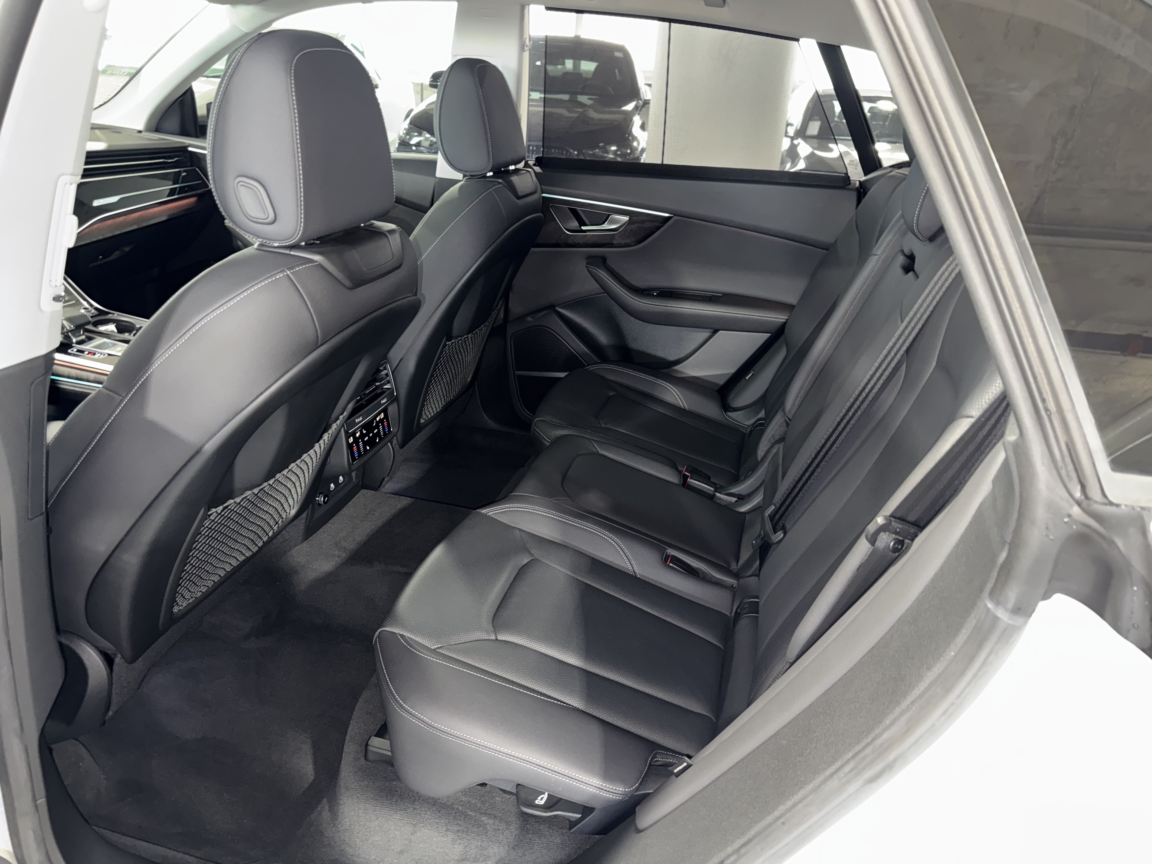 Used 2023 Audi Q8 Prestige AWD/4WD image 15