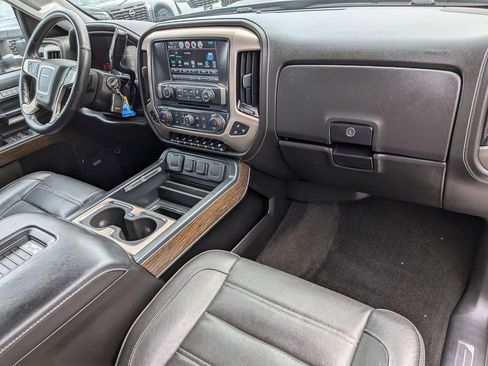 Used 2018 GMC Sierra 2500 Denali AWD/4WD image 24