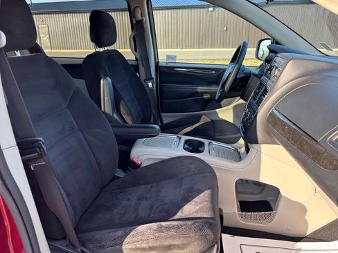 Used 2015 Dodge Grand Caravan SXT image 7