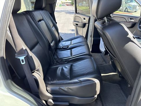 Used 2011 Chevrolet Tahoe LTZ RWD image 33