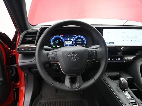 Used 2023 Toyota Crown AWD/4WD image 35