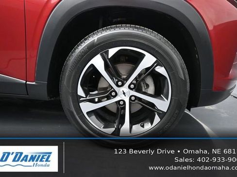 Used 2024 Chevrolet Trax RS w/ Sunroof Package FWD image 43