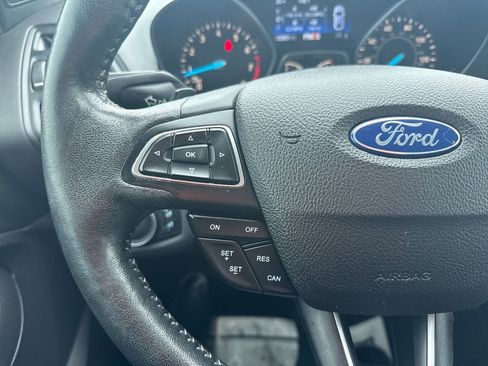 Used 2017 Ford Escape SE w/ Equipment Group 201A image 32
