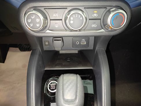 New 2025 Nissan Versa SV w/ Trunk Package FWD image 21