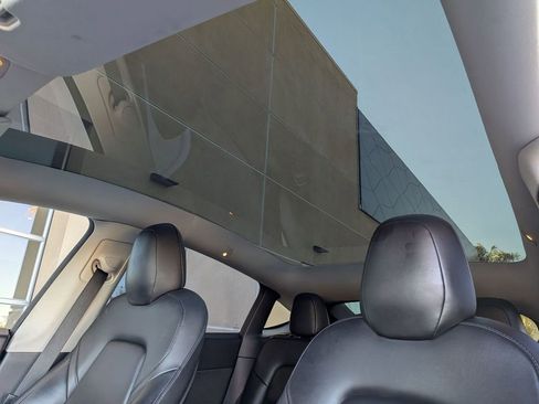 Used 2020 Tesla Model Y Performance image 17