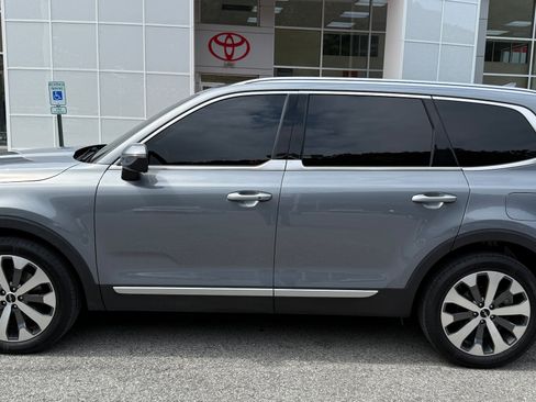 Used 2022 Kia Telluride S image 2