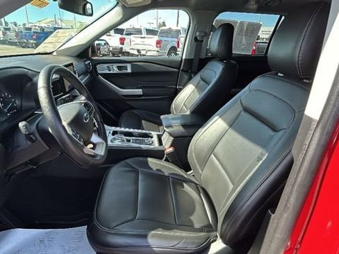 Certified 2024 Ford Explorer XLT w/ Equipment Group 202A AWD/4WD image 19
