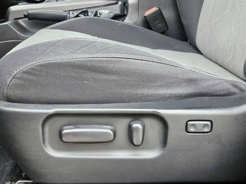 Used 2022 Toyota Tacoma TRD Sport image 17