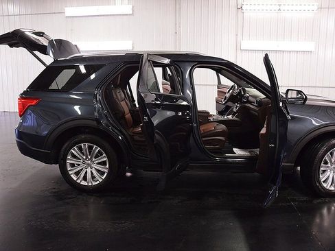 Used 2023 Ford Explorer King Ranch w/ Technology Package image 39