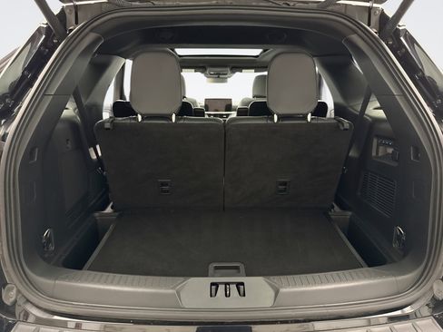 Used 2025 Ford Explorer ST AWD/4WD image 17