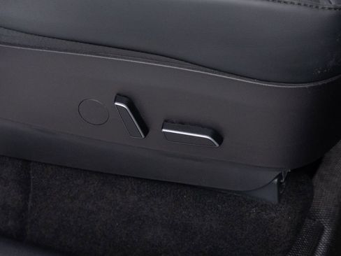 Used 2023 Tesla Model Y Long Range image 29