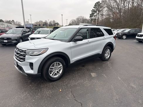 New 2026 Ford Explorer Active image 7