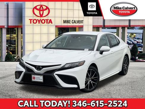 Certified 2024 Toyota Camry SE FWD image 1
