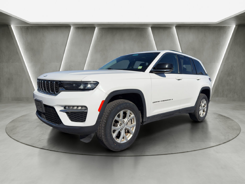 Used 2024 Jeep Grand Cherokee Limited AWD/4WD image 3