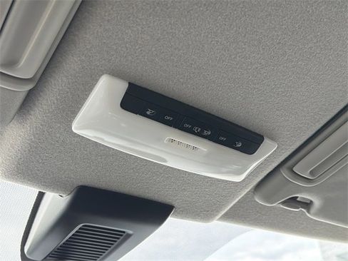 Certified 2023 Nissan Kicks SV image 31