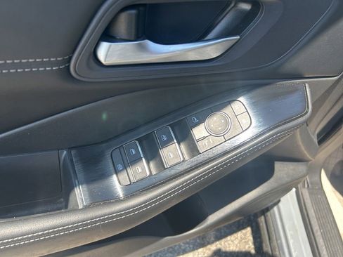 Used 2024 Nissan Rogue SL AWD/4WD image 15