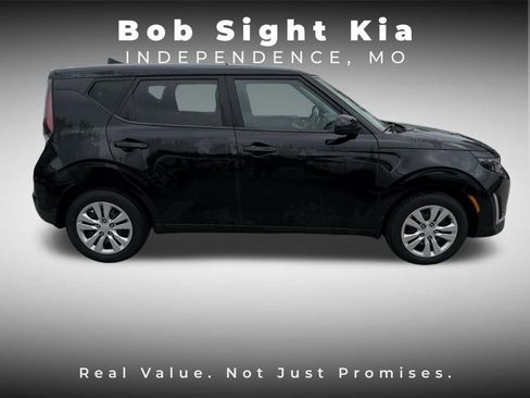 Certified 2023 Kia Soul LX FWD image 9