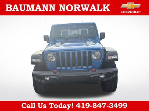 Used 2023 Jeep Gladiator Rubicon w/ Cold Weather Group AWD/4WD image 4