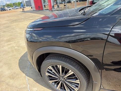 New 2026 Nissan Pathfinder Platinum FWD image 7