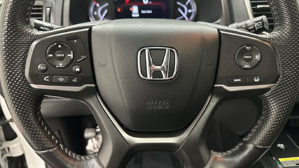 Used 2025 Honda Passport EX-L image 16