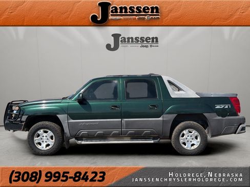 Used 2003 Chevrolet Avalanche 4x4 w/ Suspension Package, Off-Road image 1