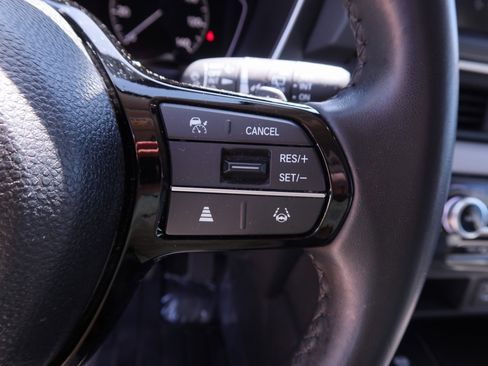 Used 2025 Honda Pilot EX-L image 23