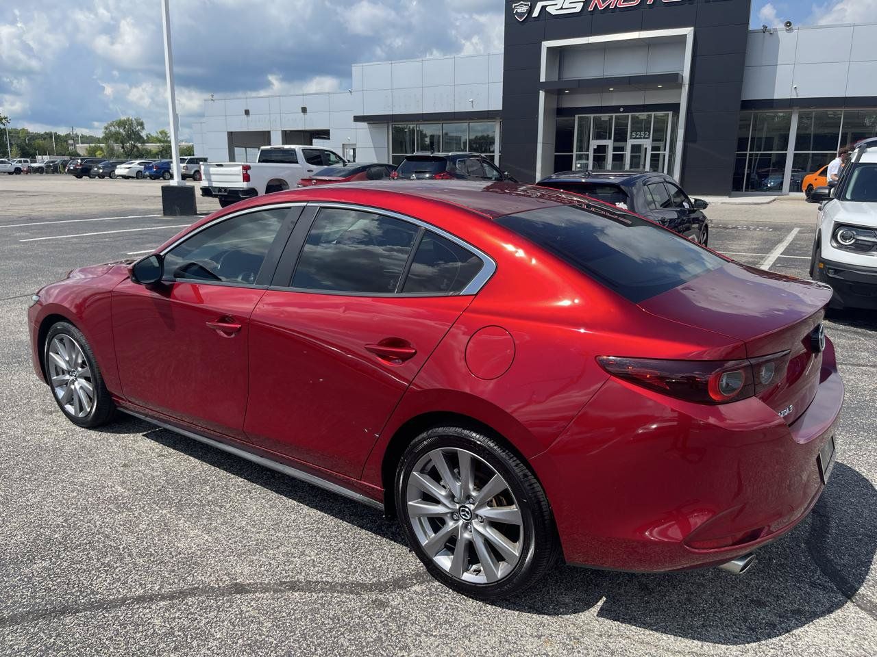 Used 2022 MAZDA MAZDA3 s FWD image 3