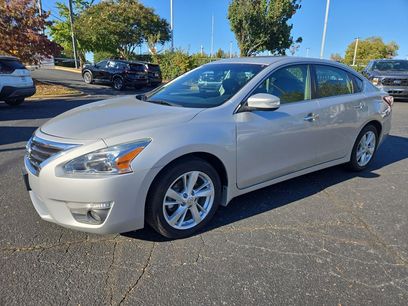 Used 2013 Nissan Altima 2.5 SV w/ 2.5SV Convenience Pkg