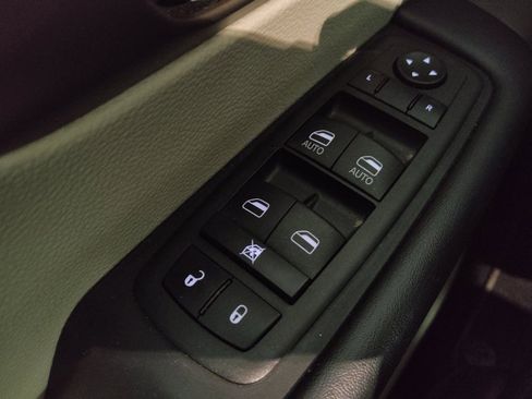 Used 2023 Chrysler Voyager LX FWD image 27