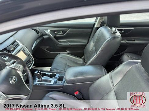 Used 2017 Nissan Altima 3.5 SL FWD image 9