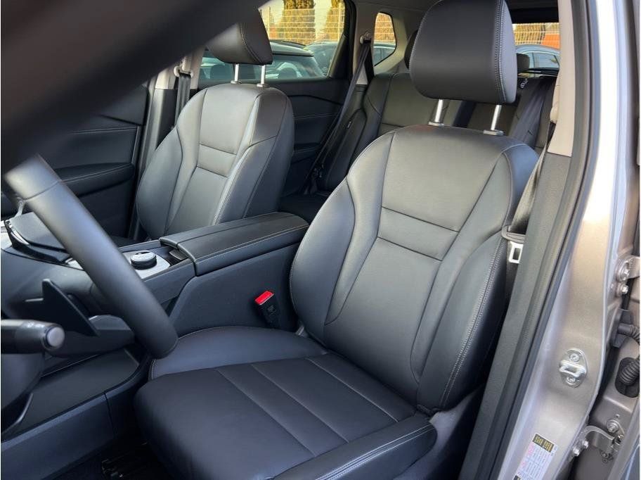 Certified 2025 Nissan Rogue SL AWD/4WD image 8