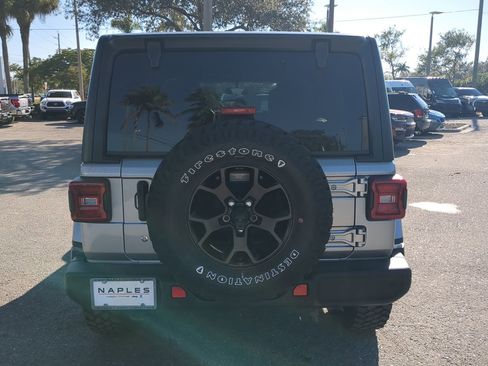 Used 2019 Jeep Wrangler Unlimited Sahara w/ Safety Group image 6