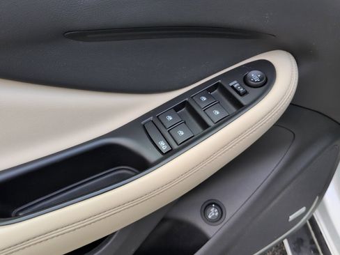 Used 2017 Buick Envision Premium image 24