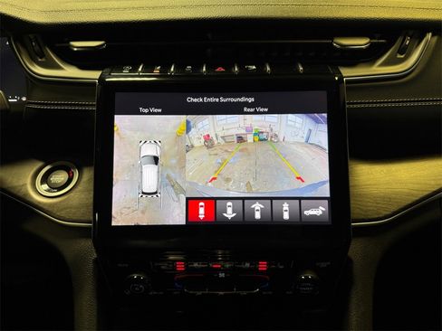 Used 2023 Jeep Grand Cherokee L Limited w/ Luxury Tech Group II image 18