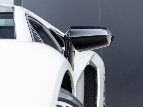 Used 2018 Lamborghini Aventador S image 17