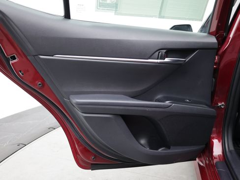 Used 2020 Toyota Camry LE FWD image 30