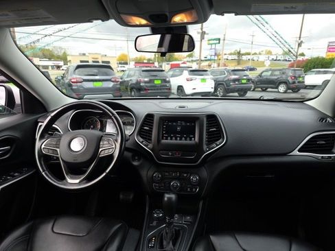 Used 2020 Jeep Cherokee Latitude Plus w/ Cold Weather Group image 49