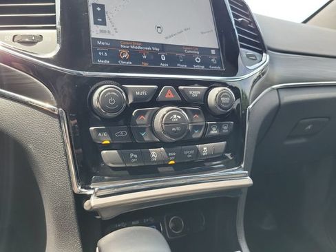 Used 2020 Jeep Grand Cherokee Limited w/ Trailer Tow Group IV AWD/4WD image 24