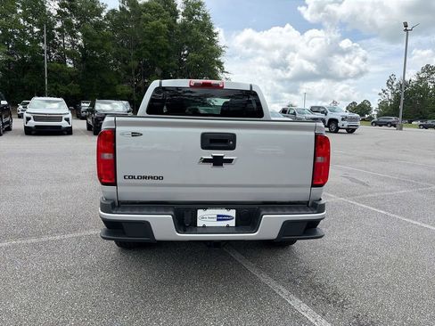 Used 2020 Chevrolet Colorado W/T w/ Custom Special Edition RWD image 5