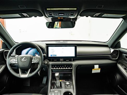 New 2026 Lexus IS 350 F Sport AWD/4WD image 4