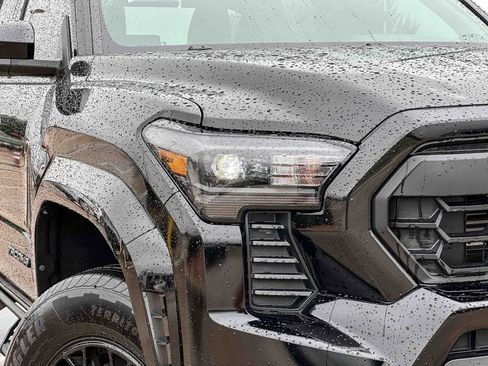 Used 2025 Toyota Tacoma SR5 AWD/4WD image 10