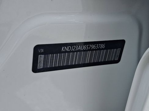 Used 2025 Kia Soul LX w/ LX Technology Package image 28