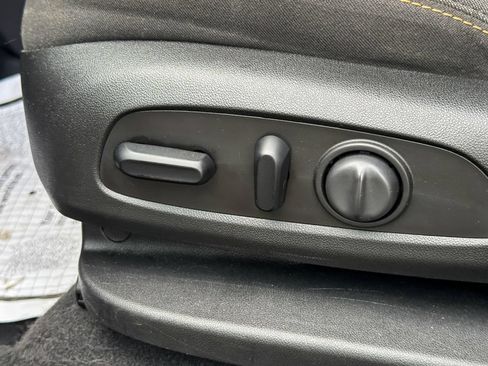 Used 2020 Chevrolet Equinox LT AWD/4WD image 22