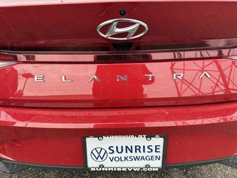 Used 2023 Hyundai Elantra SEL w/ Convenience Package image 35